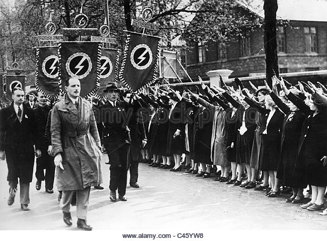 oswald-mosley-at-a-parade-of-his-fascist-union-in-london-dalston-1939-c45yw8