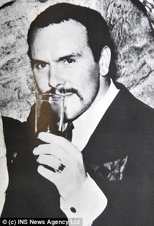 2C051B1100000578-3224245-image-a-38_1441553290316